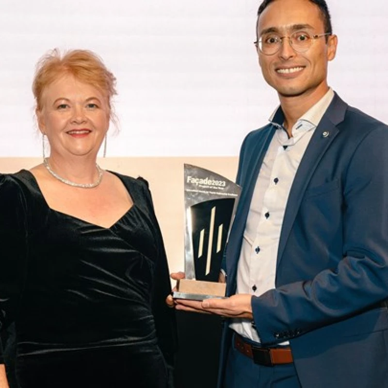 FINEO werd gisteravond bekroond tot 'Product van het Jaar' tijdens de prijsuitreiking van de Society of Façade Engineering!